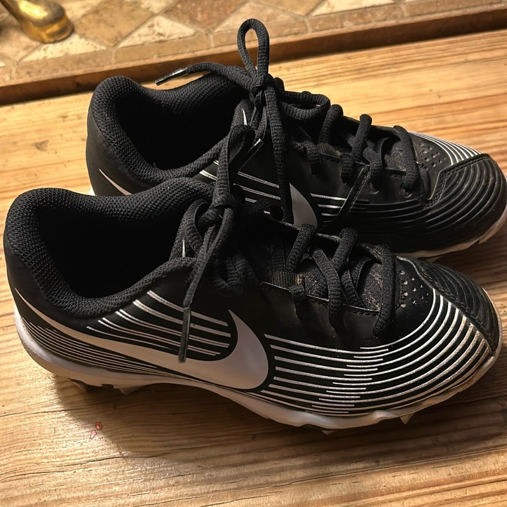 Nike youth fastflex cleats